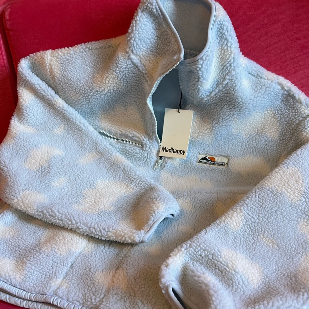 MADHAPPY OUTDOORS SHERPA PULLOVER 🐑